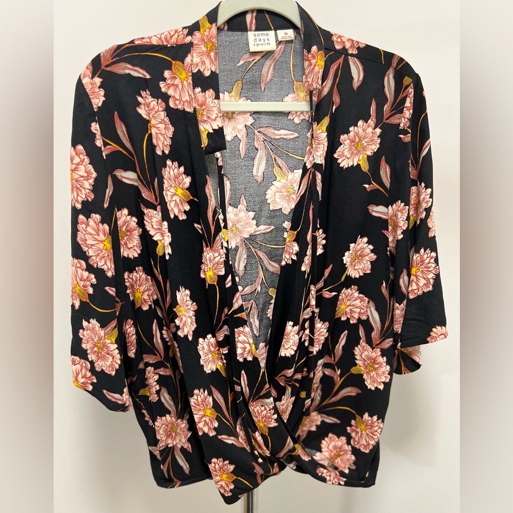Some Days Lovin Floral Twist T-Shirt, Size M
